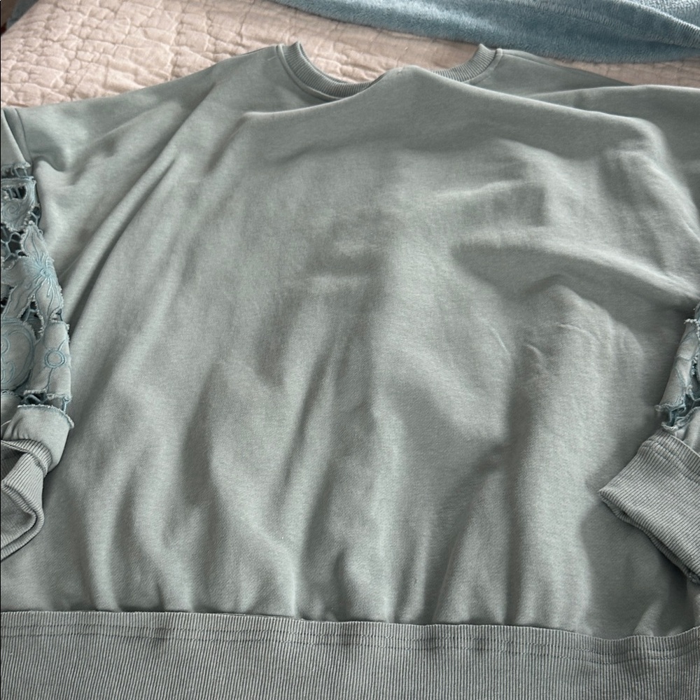 Sweatshirt - Picture 3 of 3